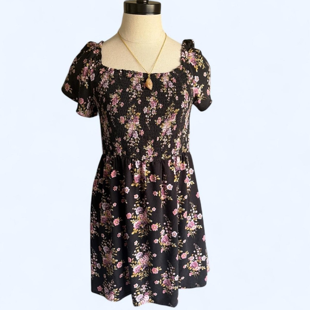 Jolt Floral Smocked Mini Dress Black Pink Rayon Boho Short Sleeve Large - Picture 1 of 7